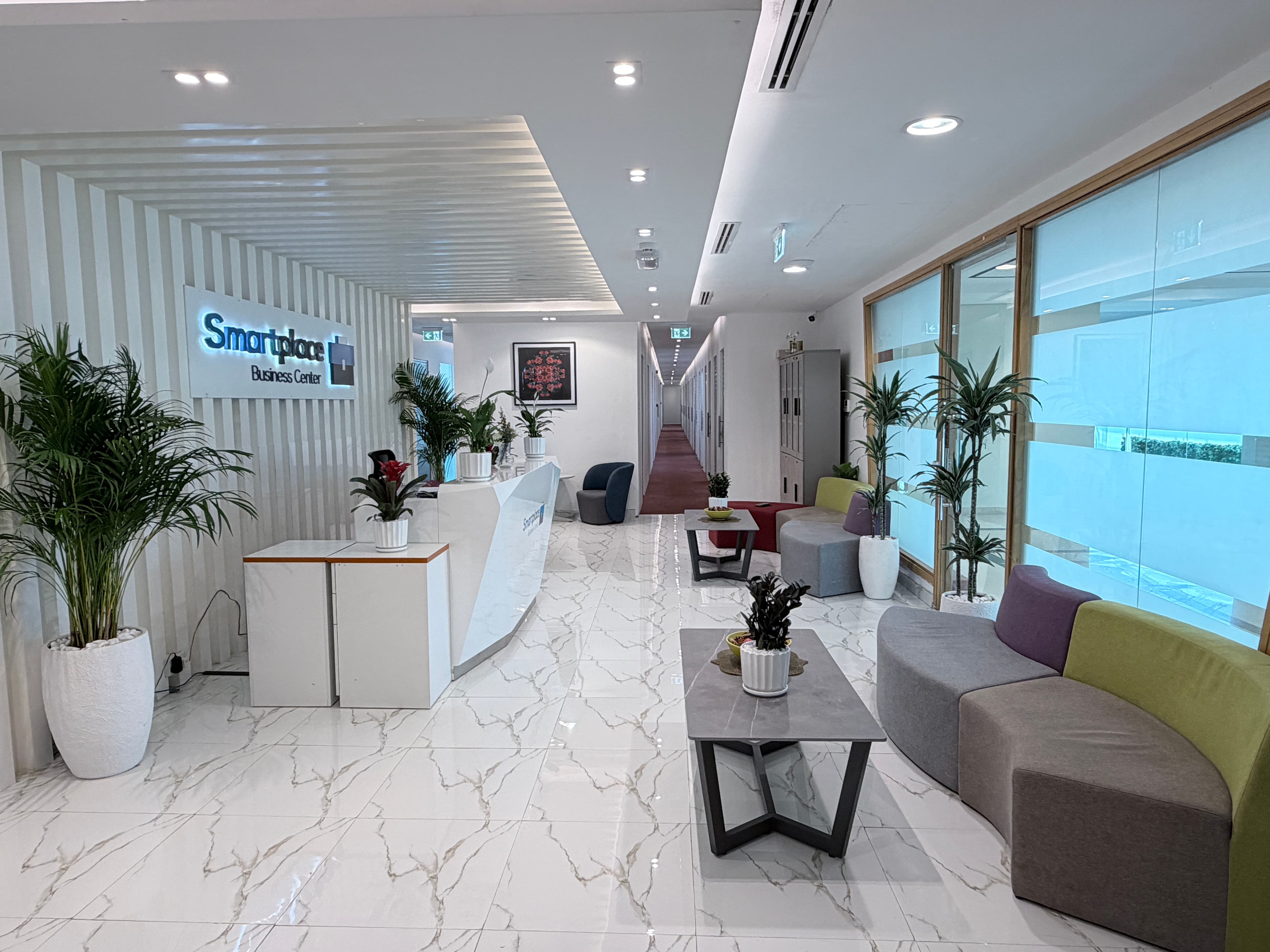 Open Luxurious Reception and Lounge at Smartplace Business Center
